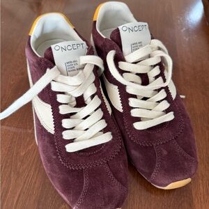Oncept Women's Burgundy and Cream Sneakers